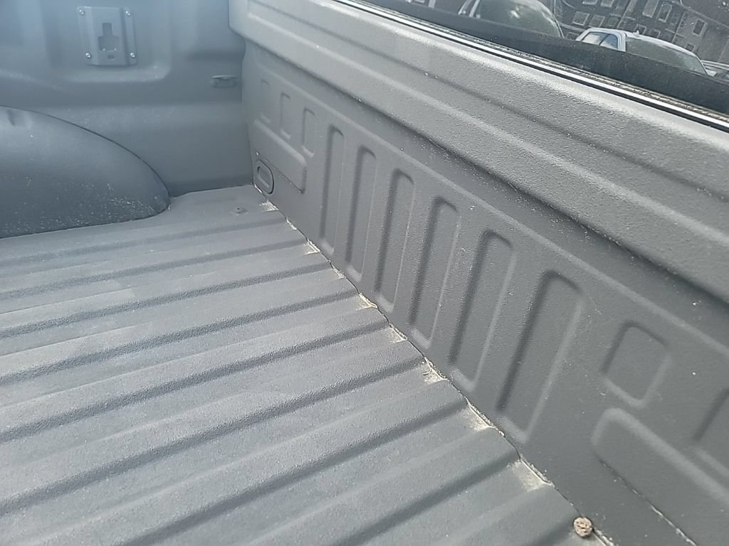 Used 2020  Ford XL image 9