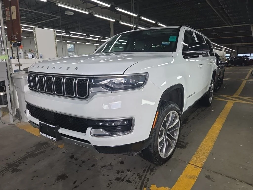 Used 2023 White Jeep Series III image 15