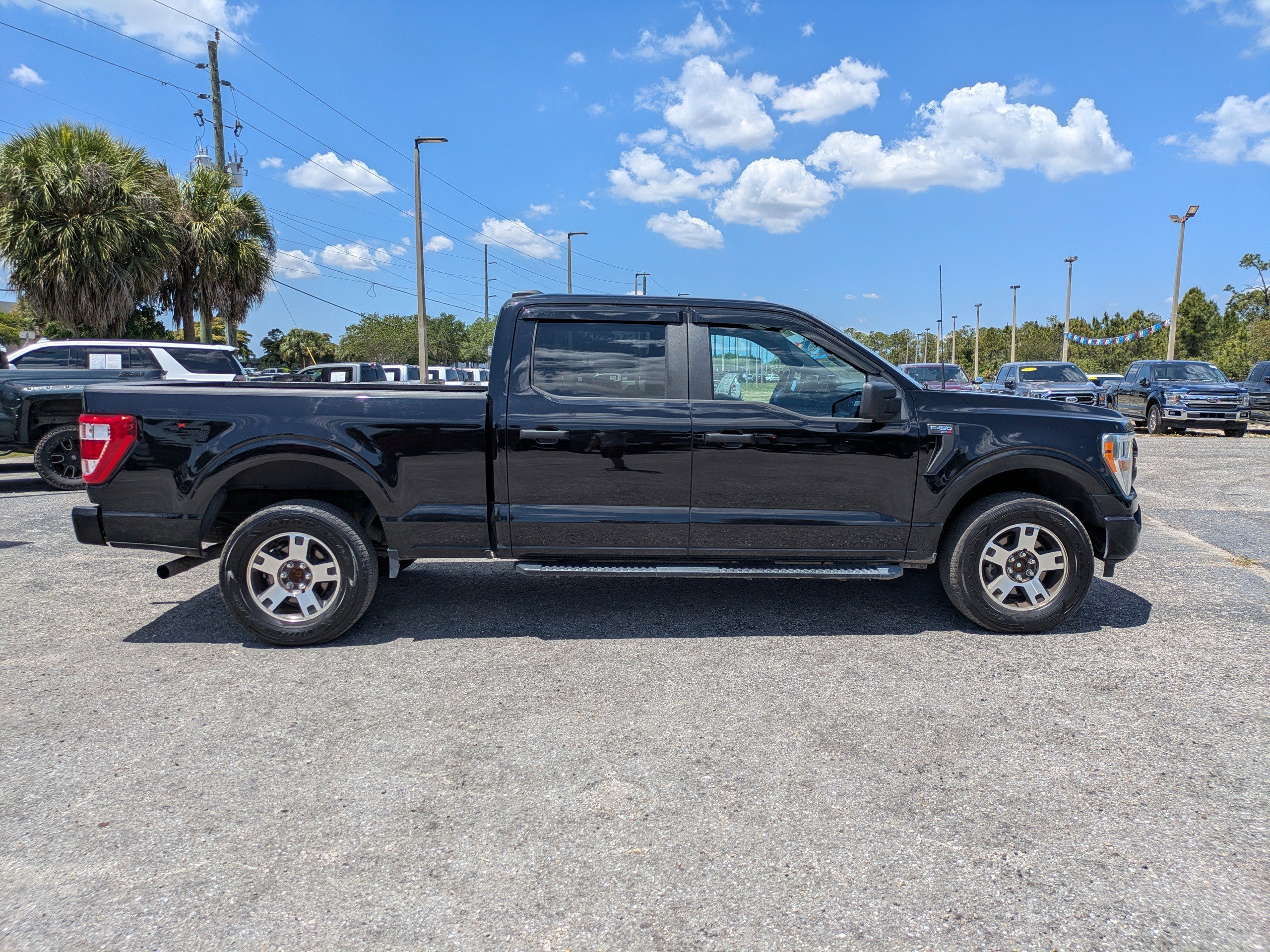Used 2022  Ford  image 3