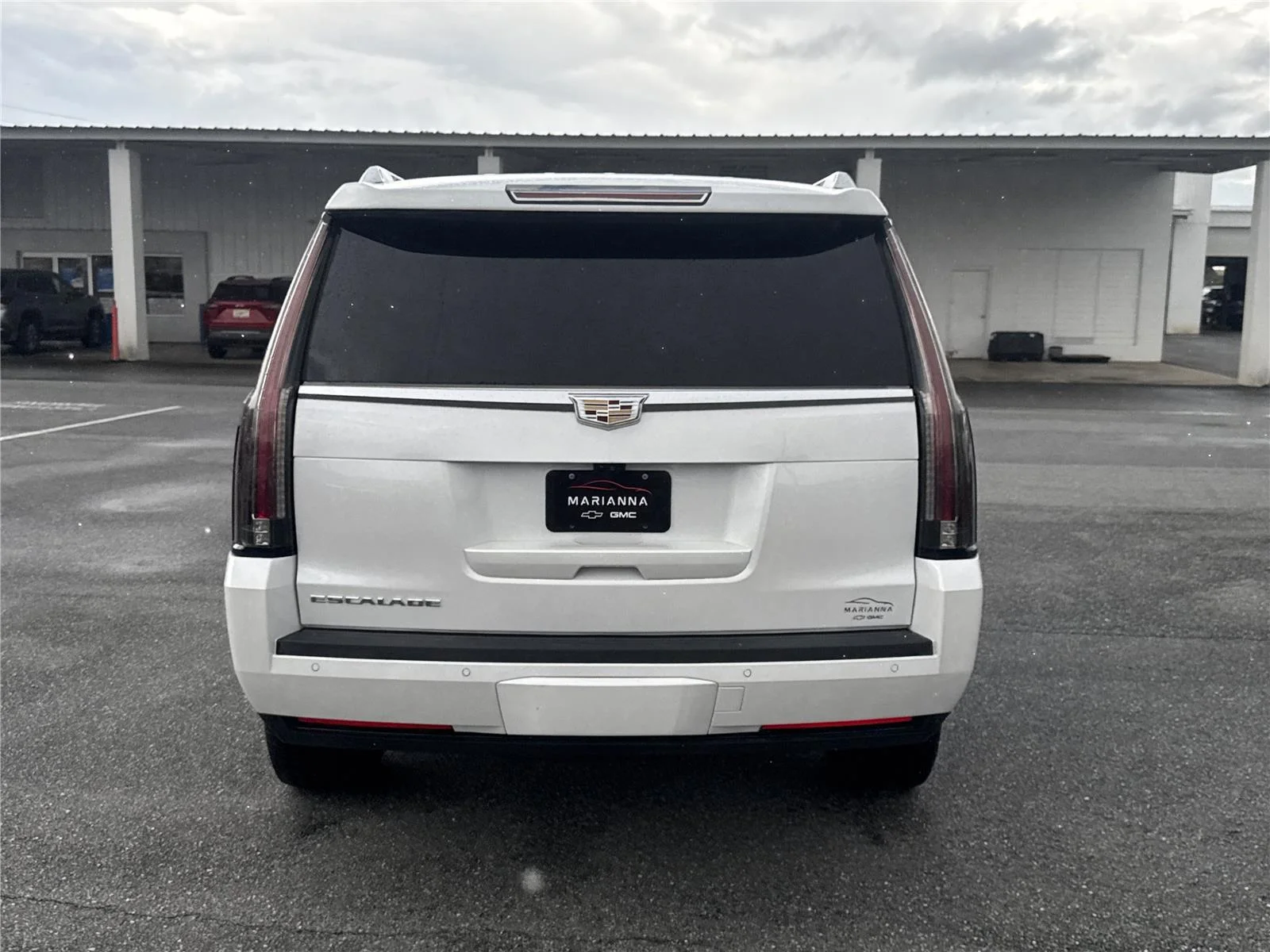 Used 2020 CRYSTAL WHITE TRICOAT Cadillac Premium Luxury image 5