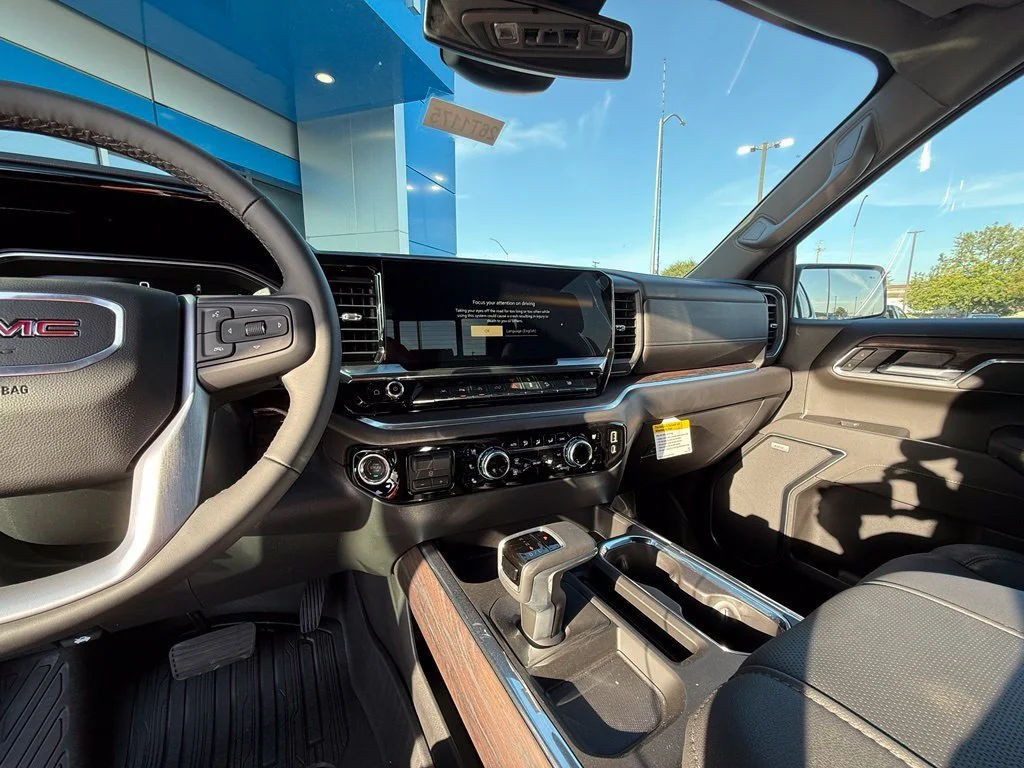 New 2026 Glacier White Tricoat GMC SLT image 24