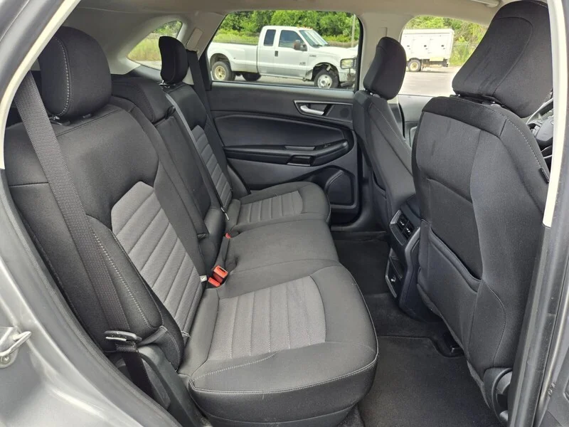Used 2022 Silver Metallic FORD SE AWD image 17