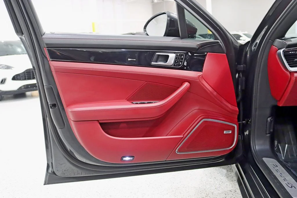 Used 2020 Black Porsche 4S image 32