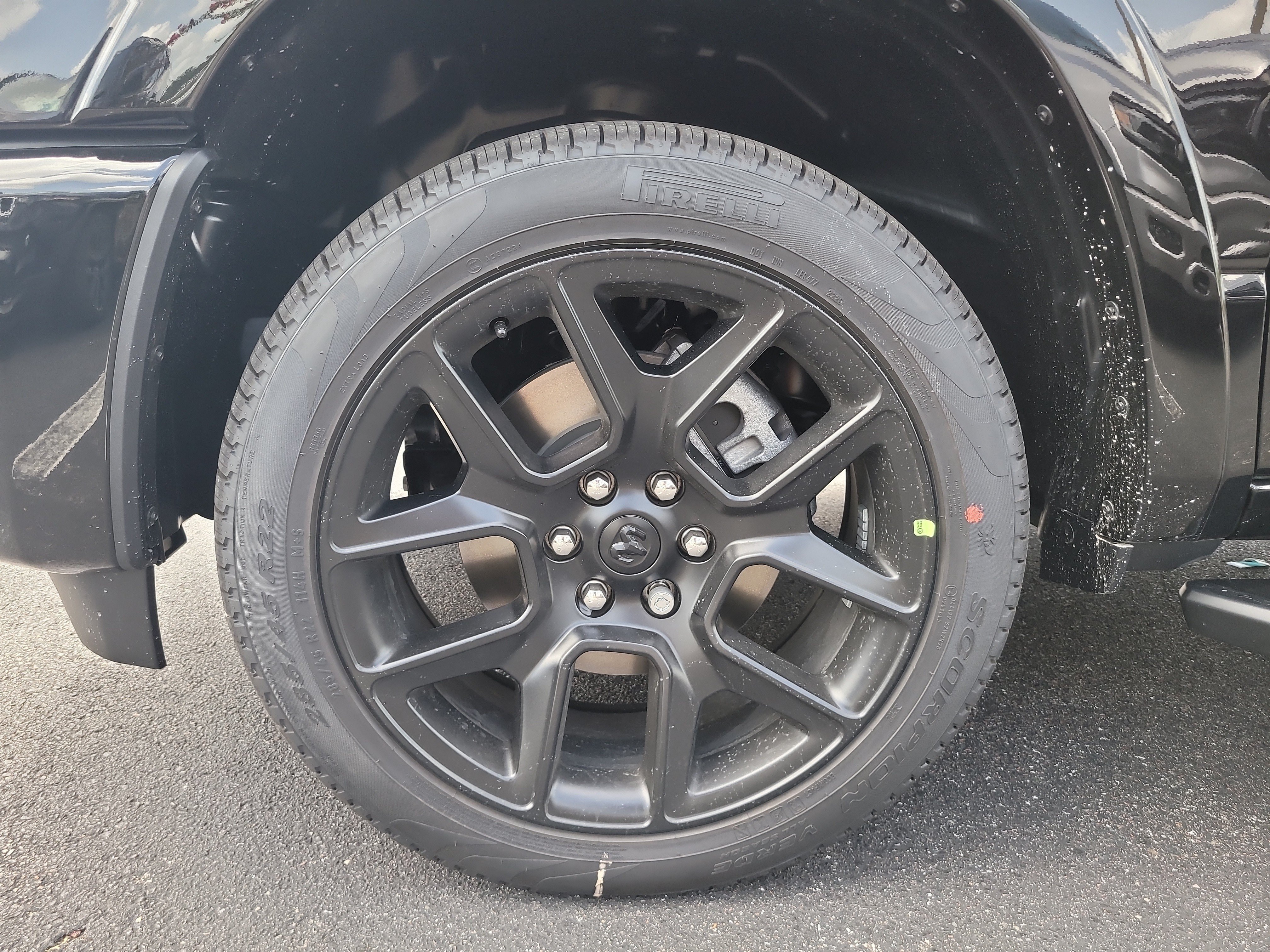 New 2026 Diamond Black Crystal Pearl-Coat Exterior Paint RAM Laramie image 9