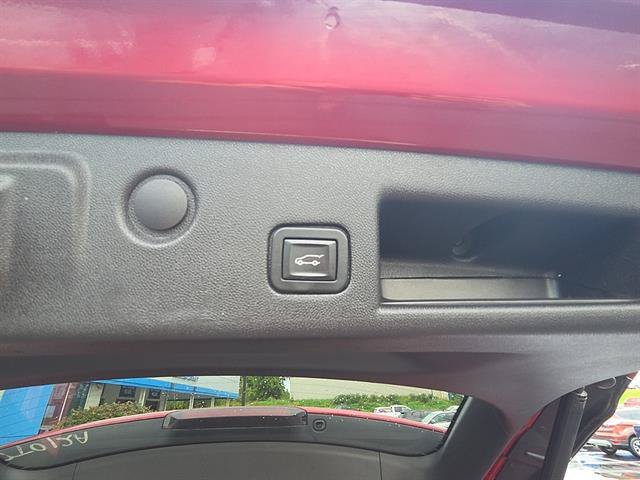 Used 2019 CAJUN RED TINTCOAT Chevrolet LT image 14