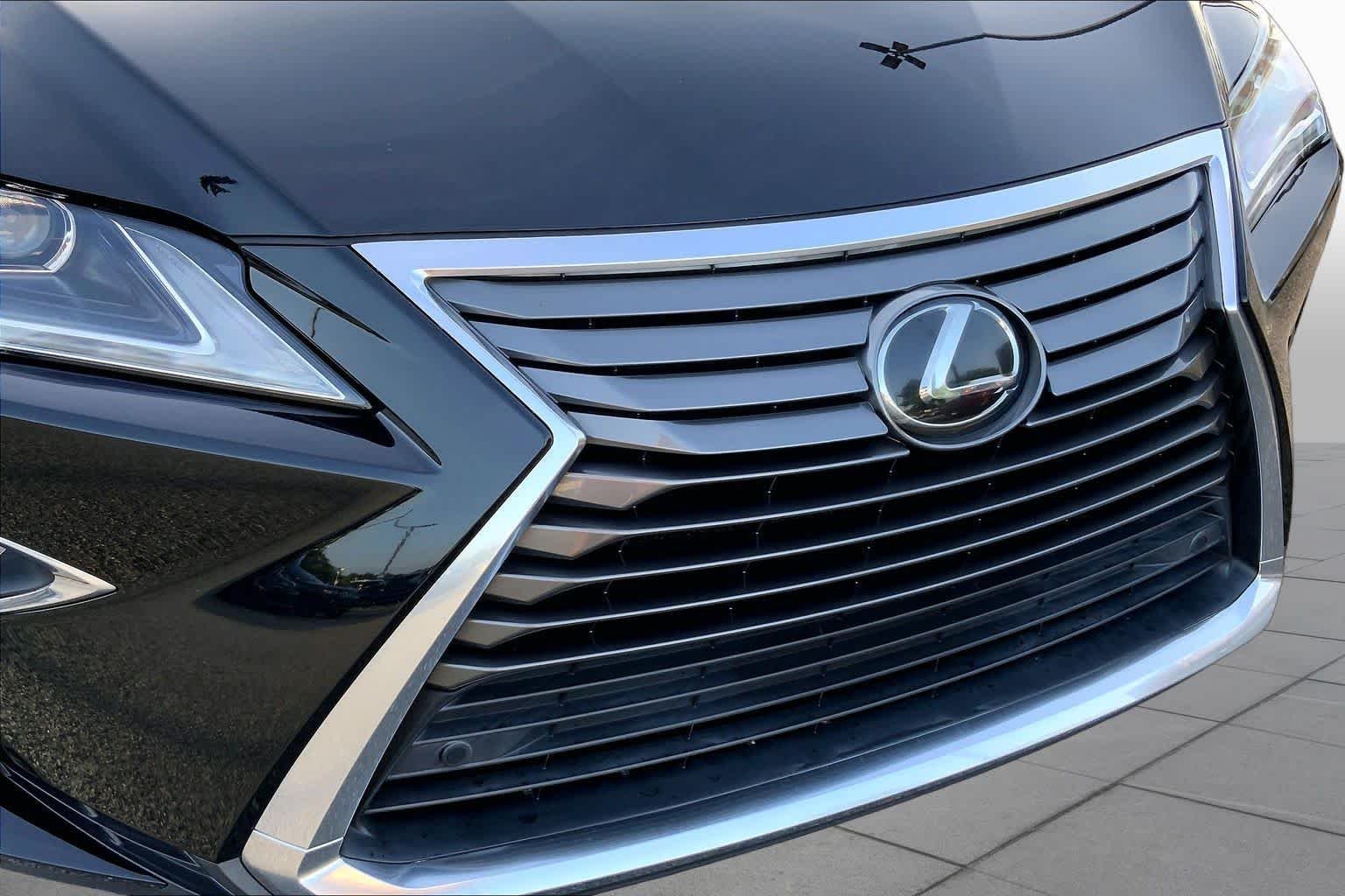 Used 2019 Obsidian Lexus  image 29