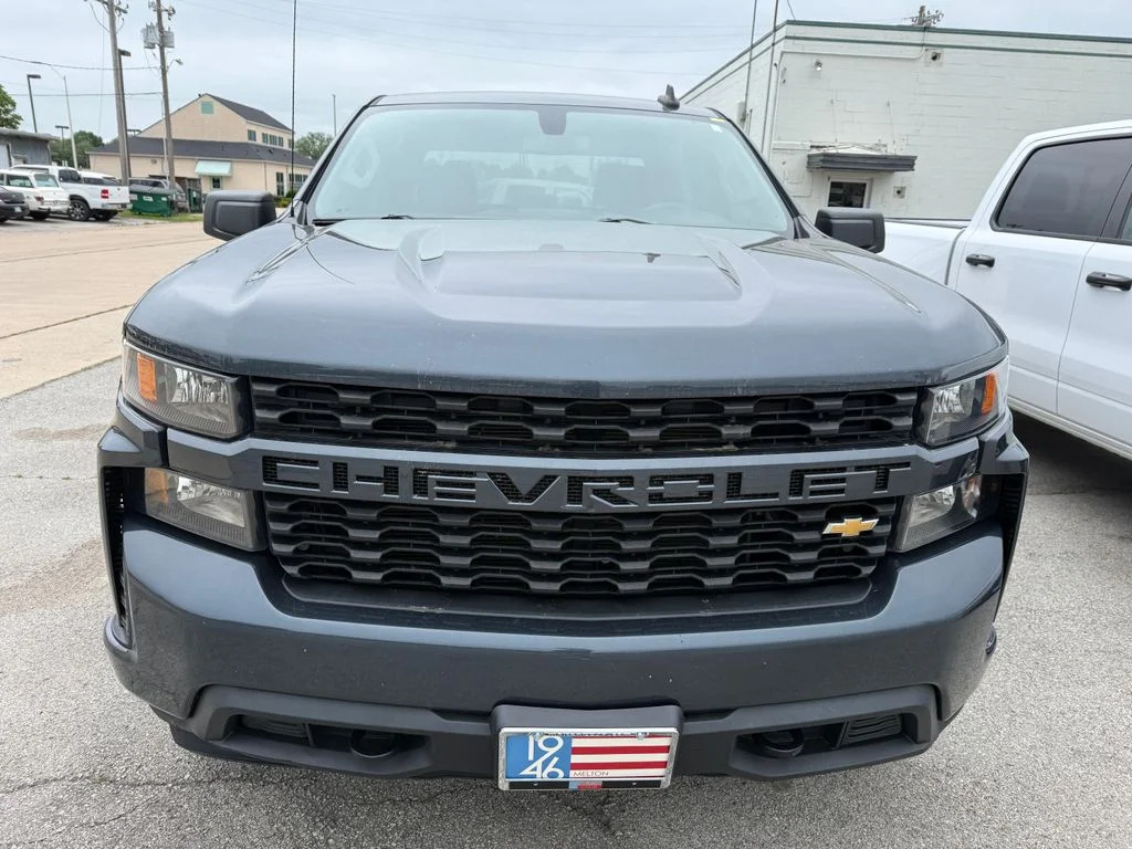 Used 2020 Gray Chevrolet Custom image 10