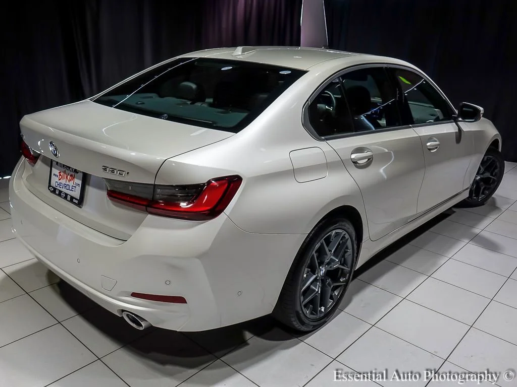 2025 BMW 3 Series 330i - Photo 12