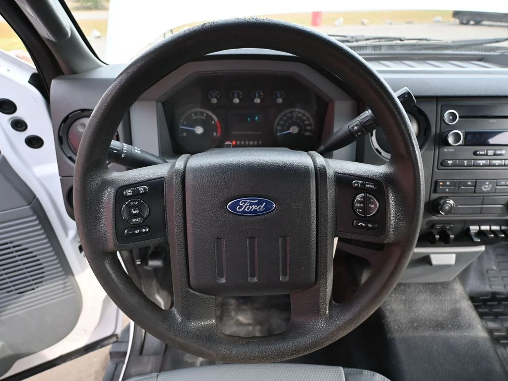 2016 Ford F-550 - Photo 34