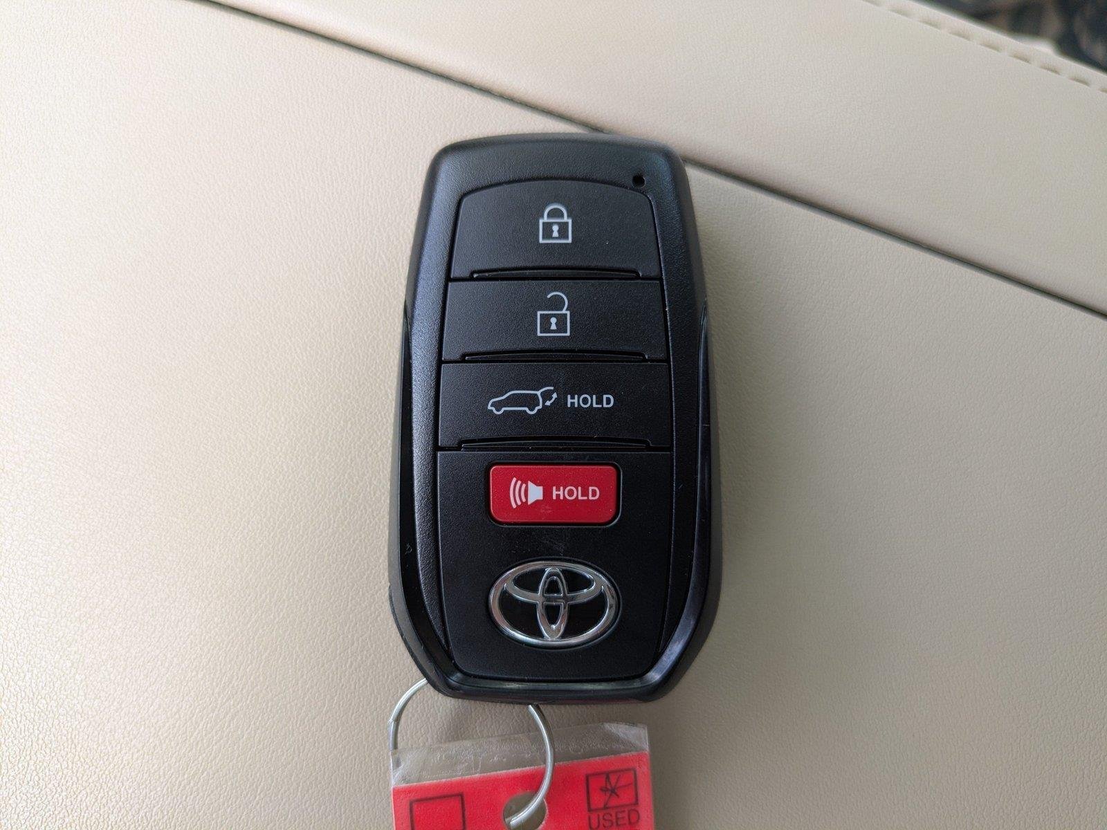 Used 2024 Wind Chill Pearl Toyota Limited image 29