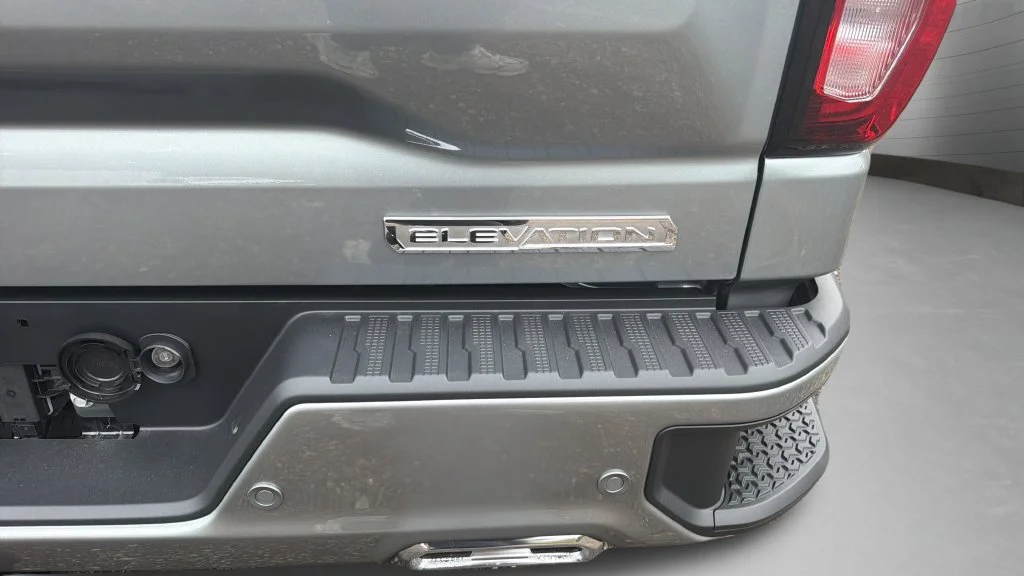 New 2026 Sterling Metallic GMC Elevation image 32