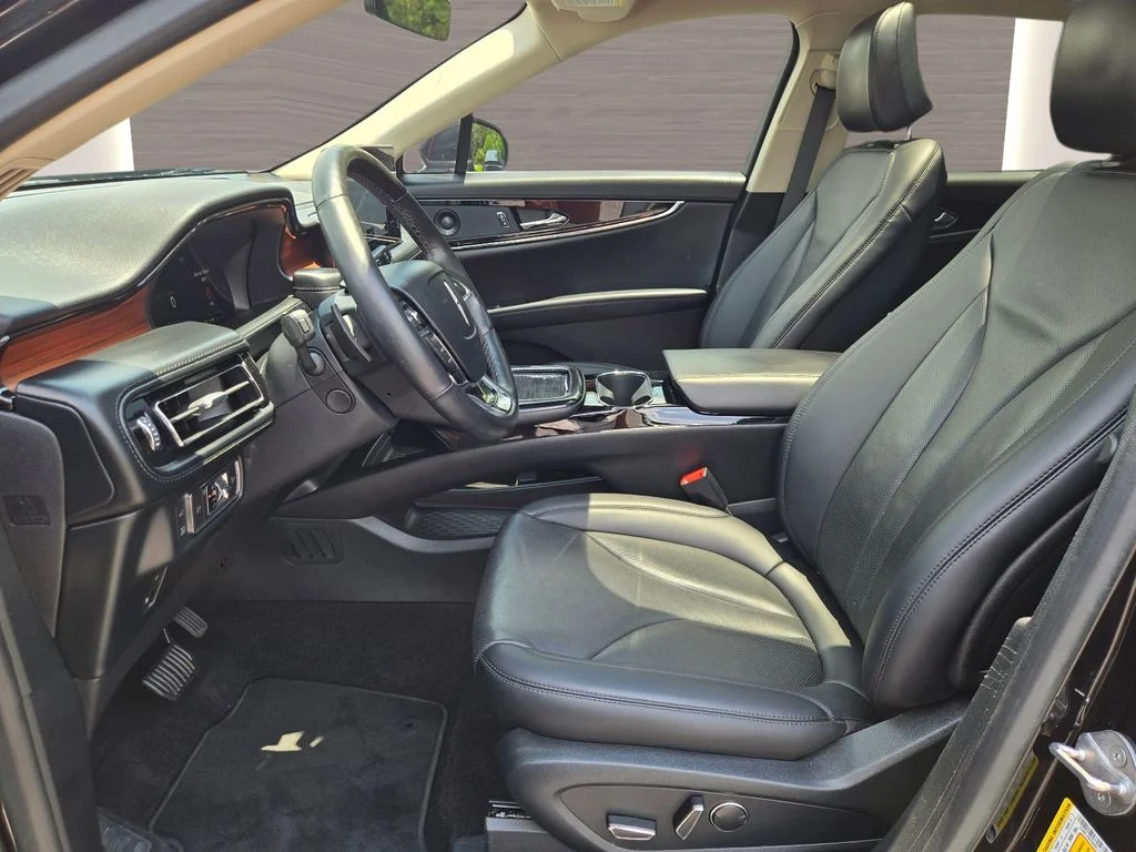 Used 2021 Black Lincoln Reserve image 21
