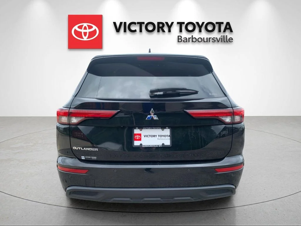 Used 2024  Mitsubishi ES image 4