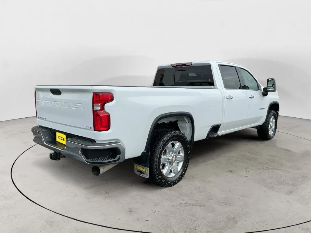 Used 2022 SUMMIT WHITE Chevrolet LTZ image 8