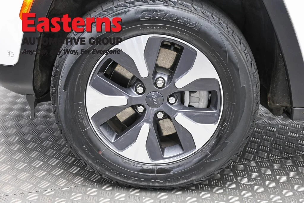 Used 2022 White Jeep 4xe image 35