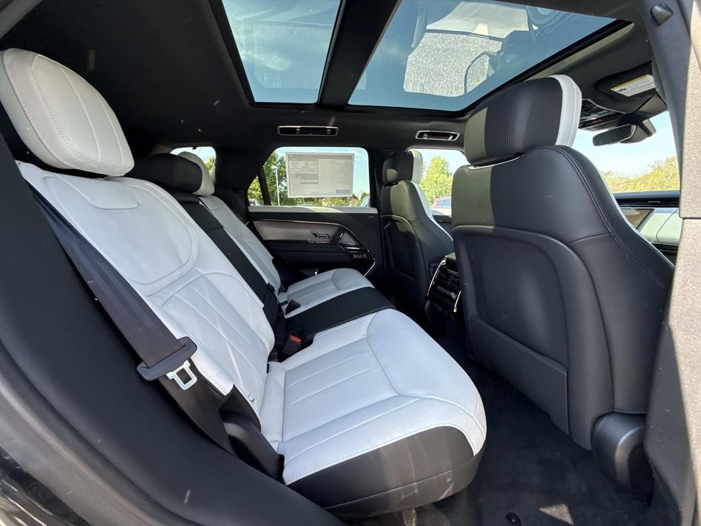 New 2026 Carpathian Grey LAND ROVER Dynamic SE image 14