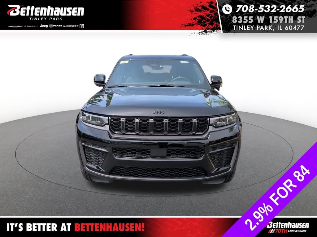 New 2026 Diamond Black Crystal Pearl-Coat Exterior Paint Jeep Laredo image 16