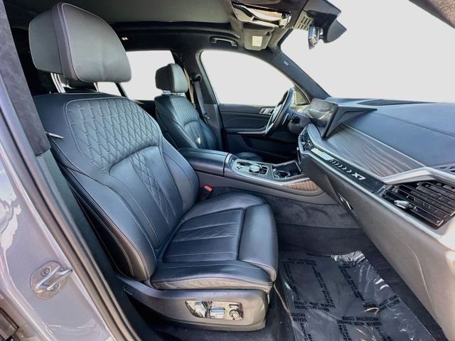 Certified Used 2024 Gray BMW xDrive40i image 30