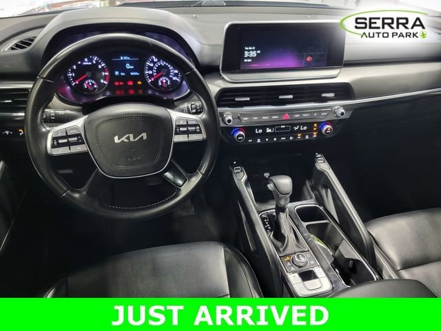 Used 2022 Black Kia S image 28