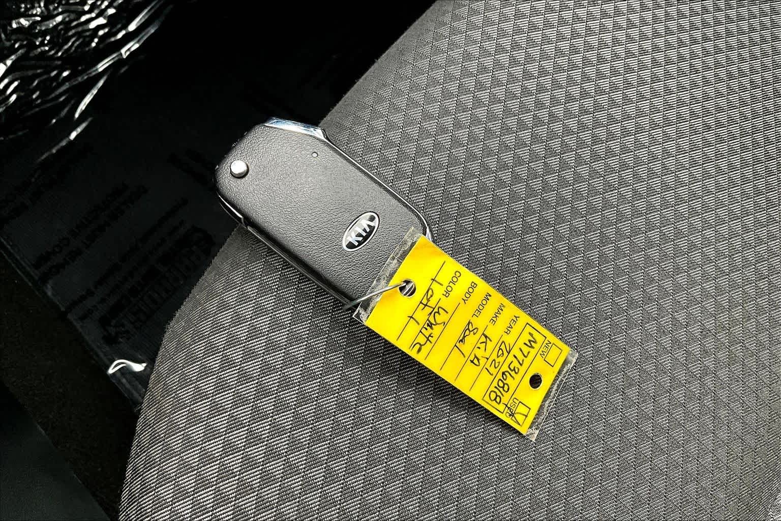 Used 2021 Snow White Pearl Kia LX image 13