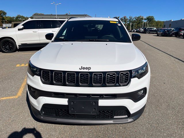 Used 2026 Bright White Clearcoat Jeep Latitude Altitude image 8