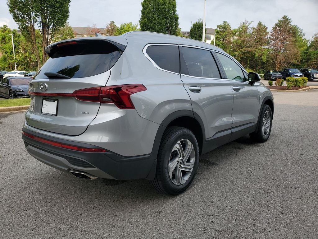 Used 2023 Silver Hyundai SEL image 4