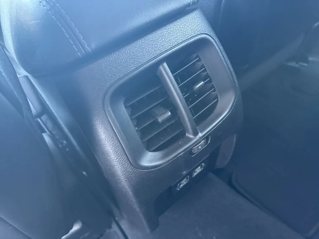 Used 2021 Green Jeep Latitude Lux image 32
