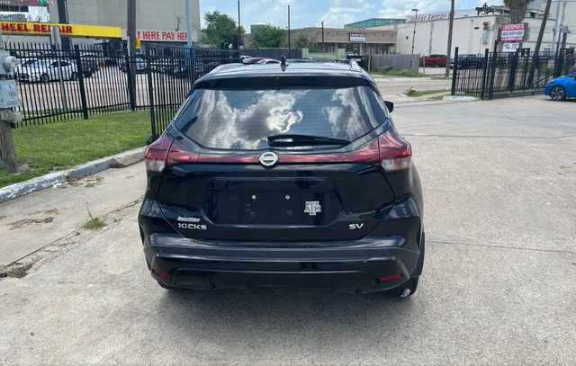 Used 2021 Black Nissan SV image 4