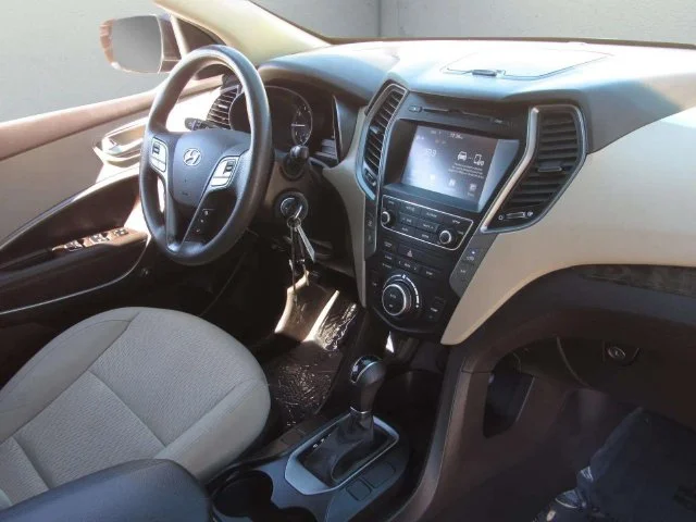 Used 2017 Marlin Blue Hyundai 2.4 Base image 9