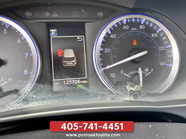 Used 2018 Gray Toyota XLE image 28