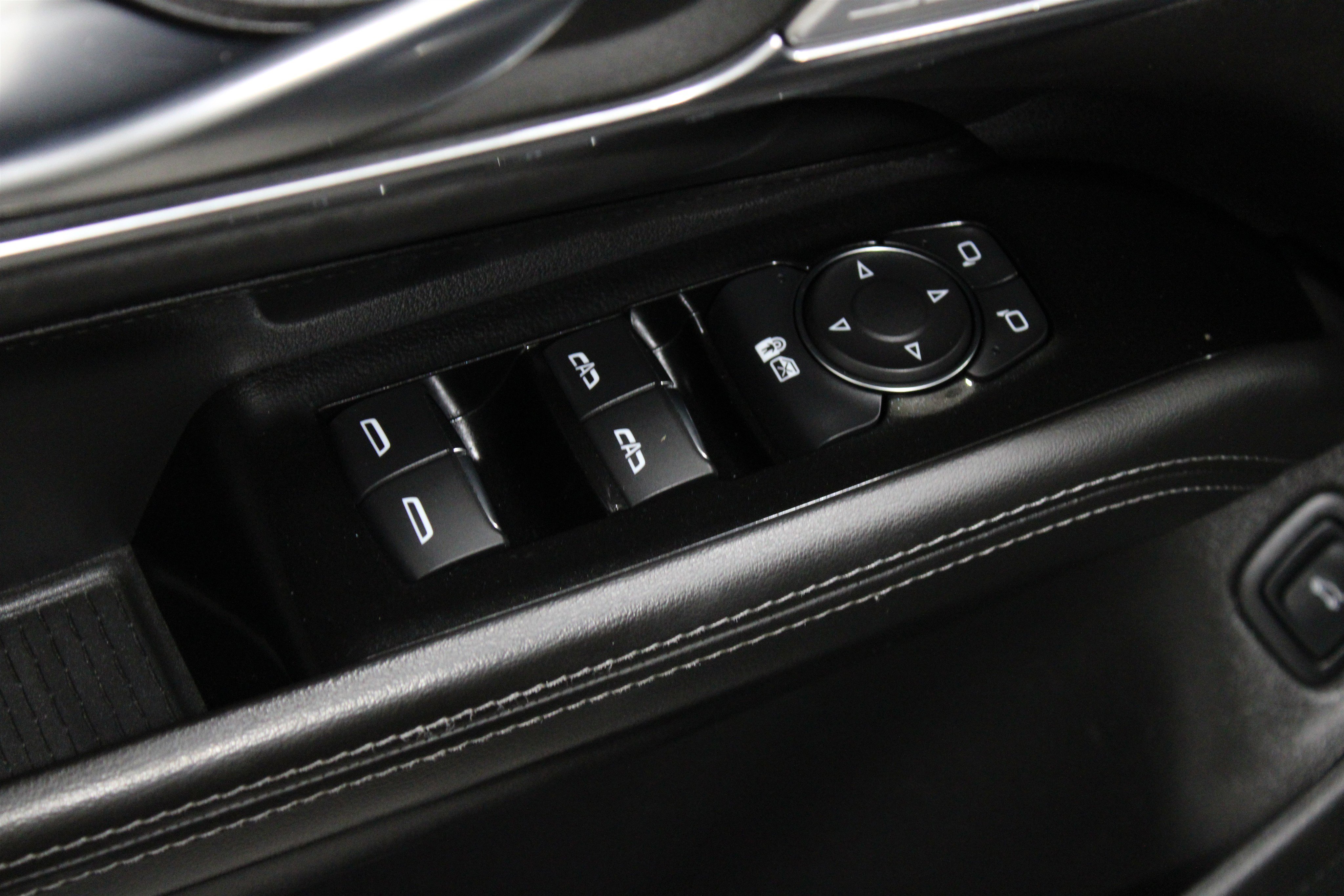 Used 2020 Black Raven Cadillac Premium Luxury image 4