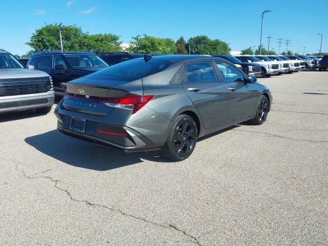 New 2026 Gray Hyundai SEL Sport image 6