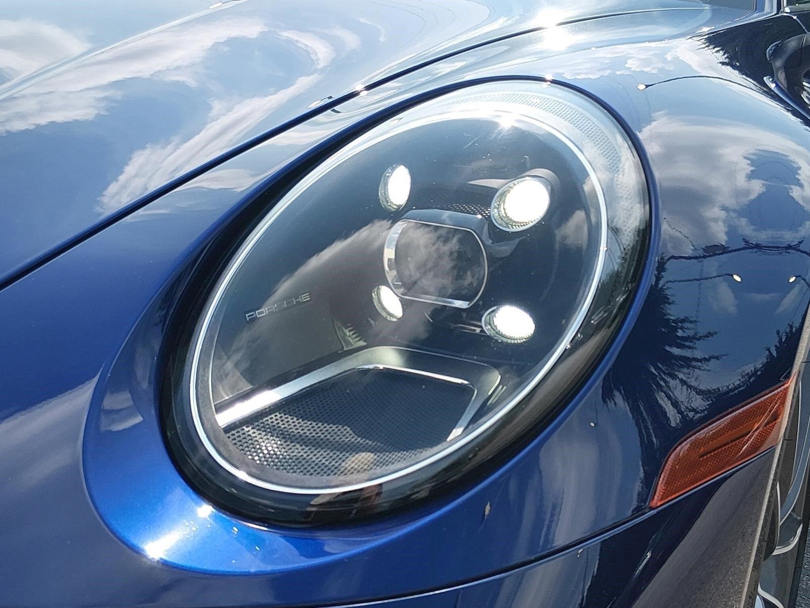 Used 2020 Gentian Blue Metallic Porsche Carrera image 18