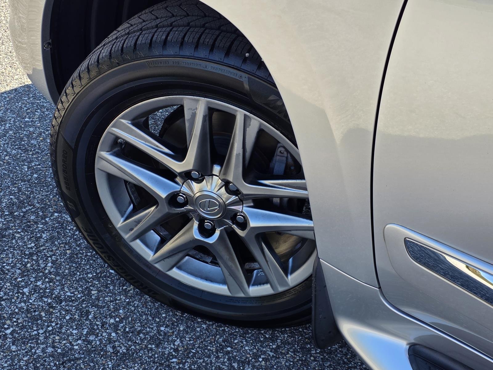 Used 2015 Silver Lexus 570 image 39