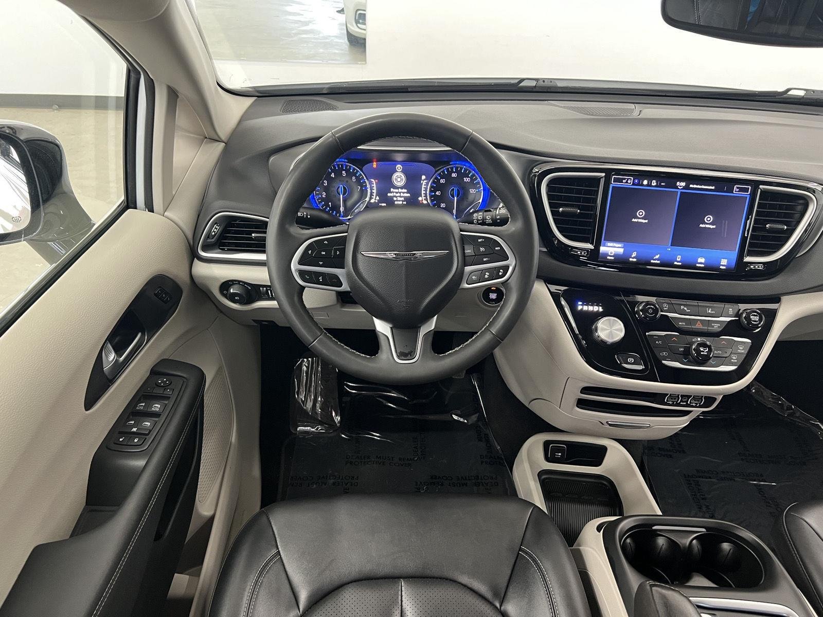 2024 Chrysler Pacifica Touring L - Photo 26