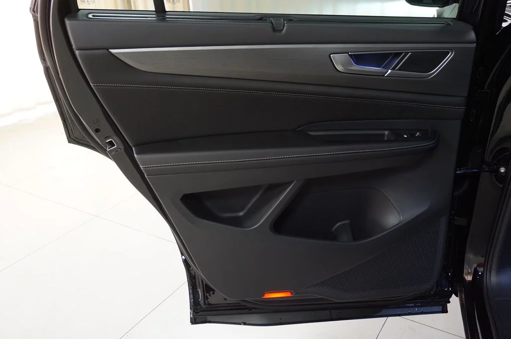 New 2026 Deep Black Volkswagen 2.0T SE w/Technology image 27