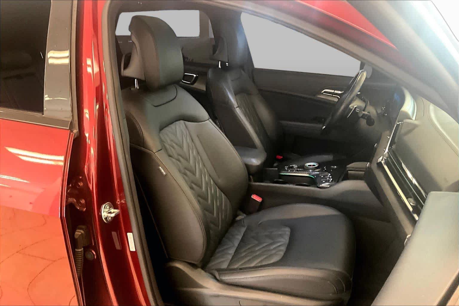 Used 2024 Dawning Red Kia X-Line Prestige image 8