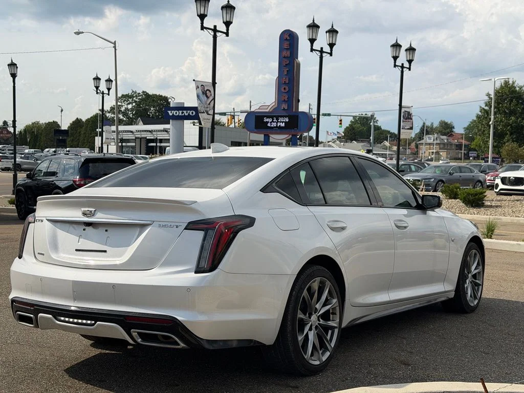 Used 2020 White Cadillac Sport image 18