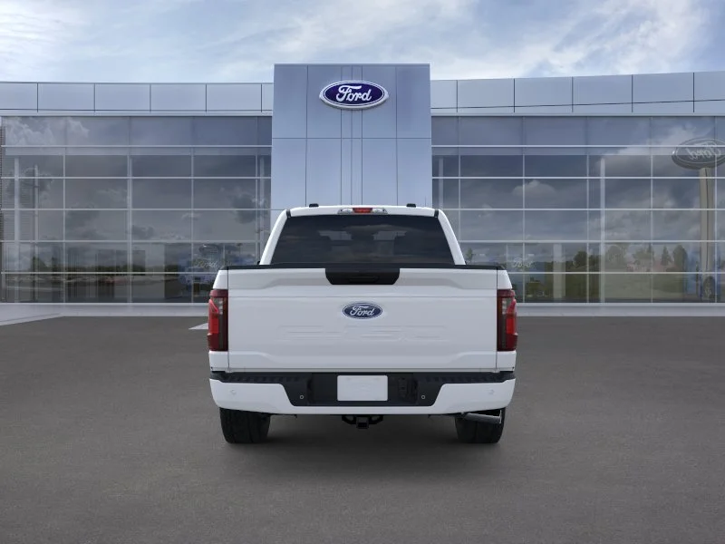 New 2026 Oxford White Ford XLT image 12