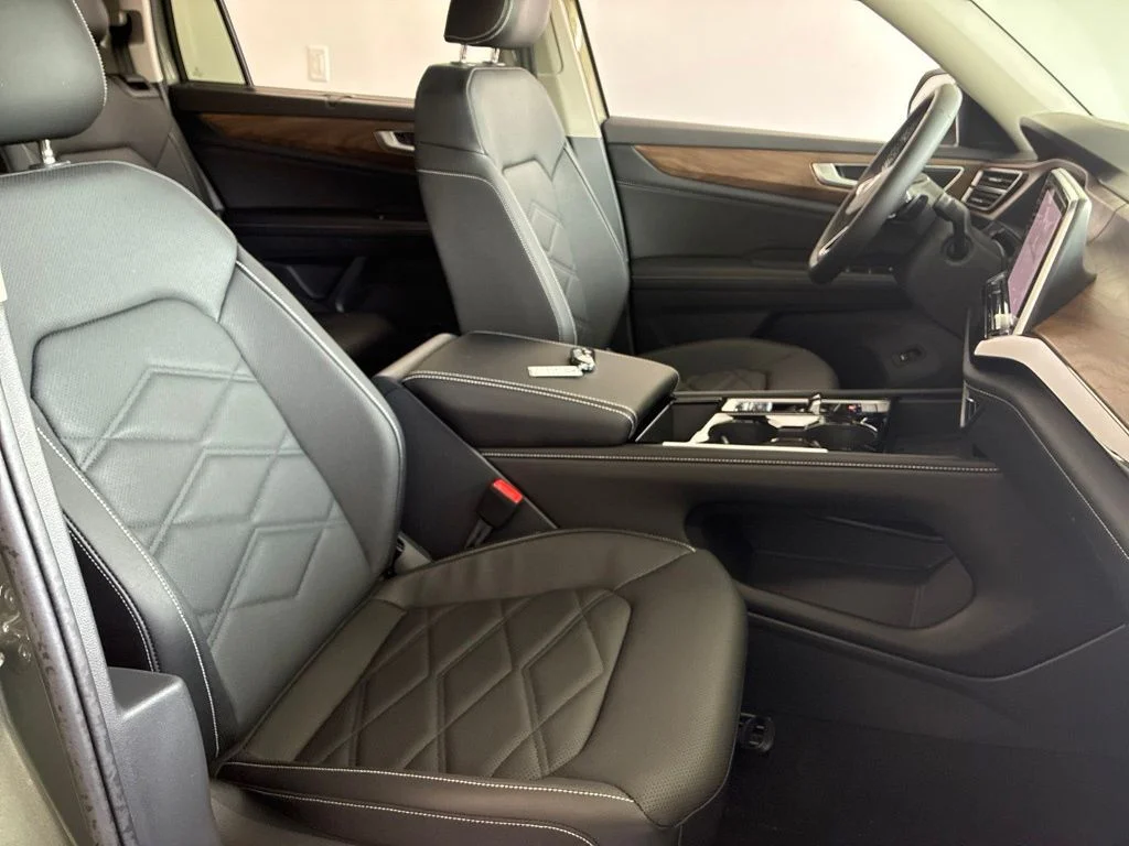 New 2026 Green Volkswagen 2.0T SE w/Technology image 26