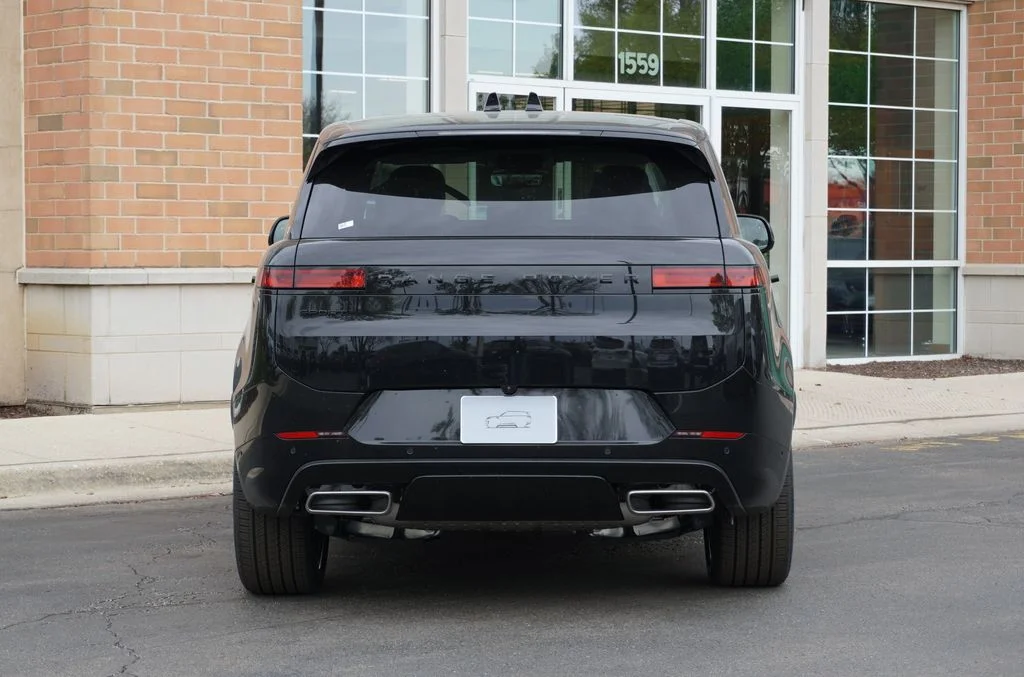 New 2026 Santorini Black Land Rover Dynamic SE image 5