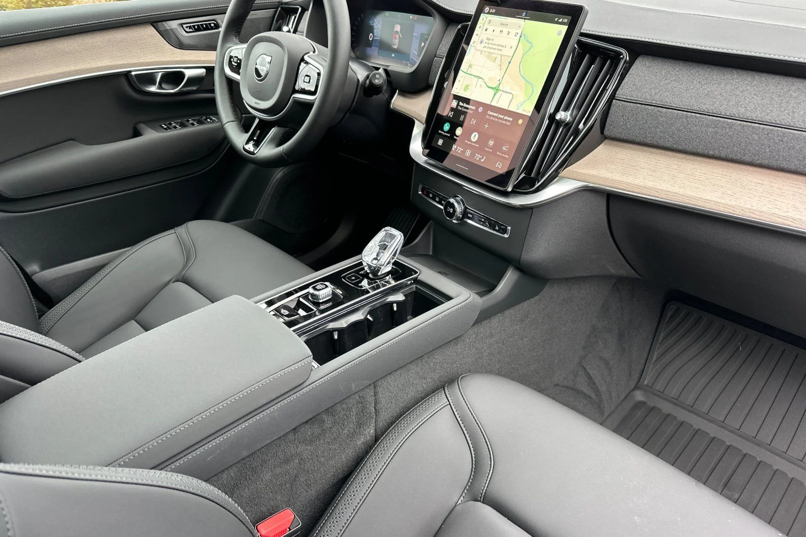 New 2026 Gray Volvo T8 Plus image 15