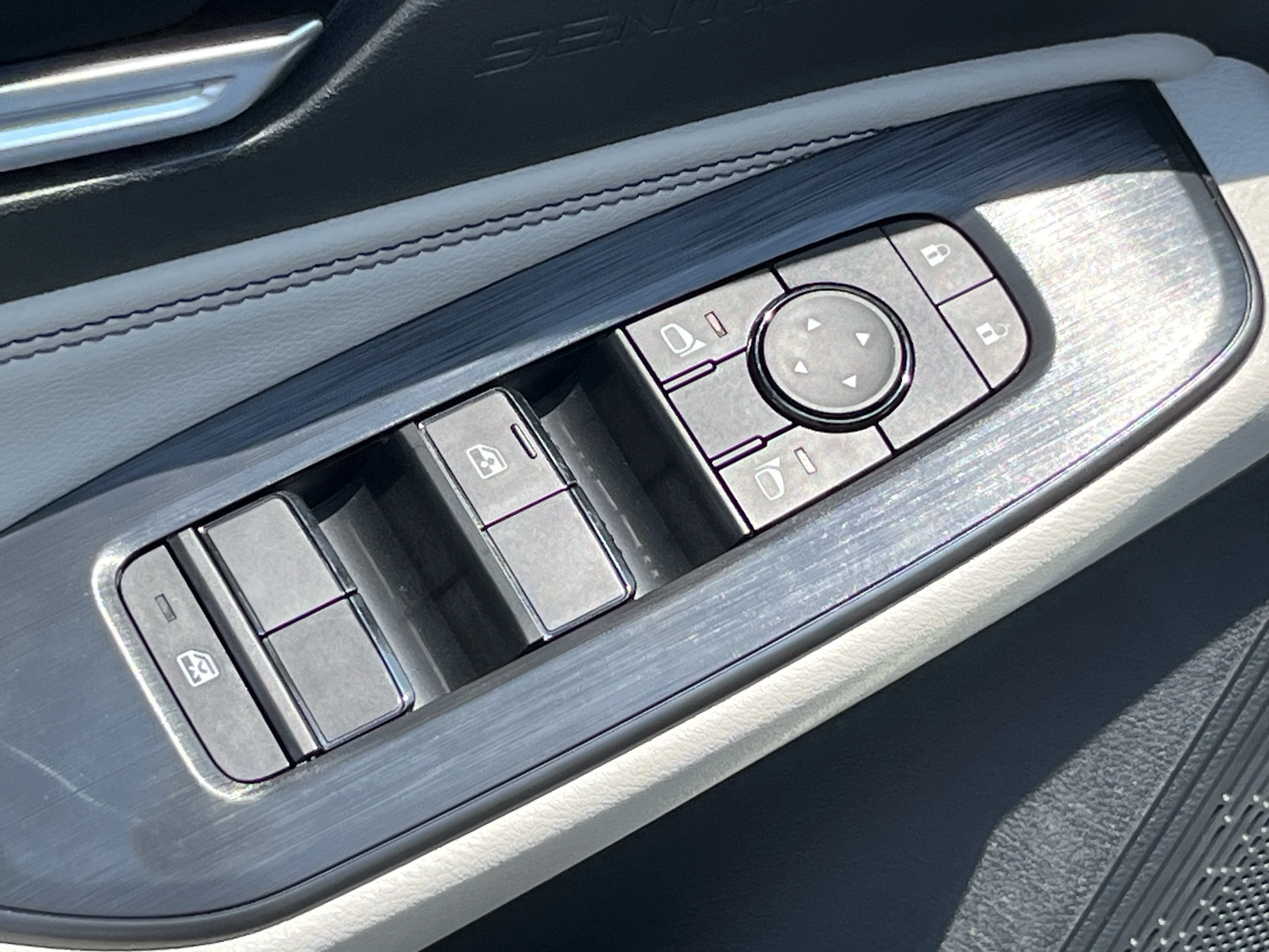 New 2026 Aspen White TriCoat Nissan SL image 21