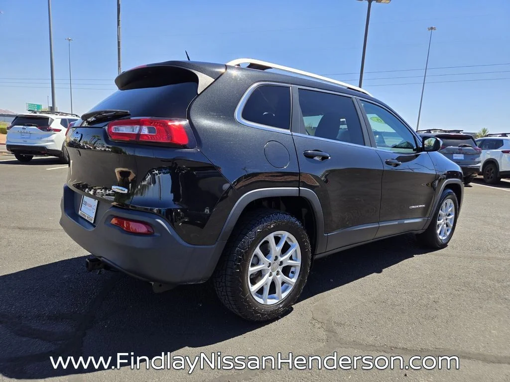 Used 2016 Black Jeep Latitude image 6