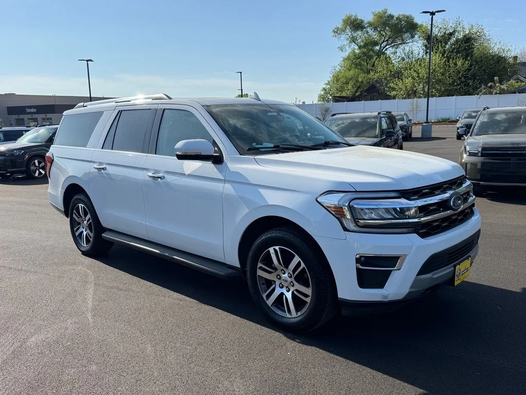 Used 2023 White Ford Limited image 2