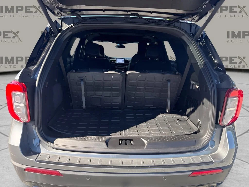Used 2023 Gray Ford ST-Line image 24