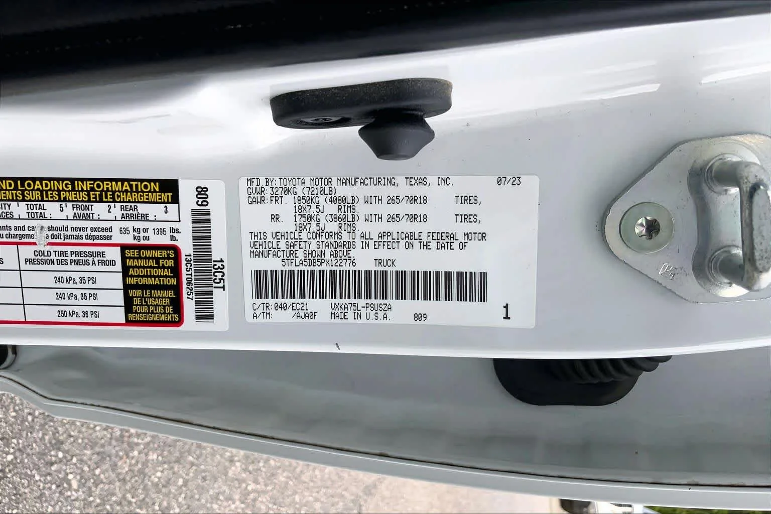 Used 2023 Ice Cap Toyota SR5 image 29