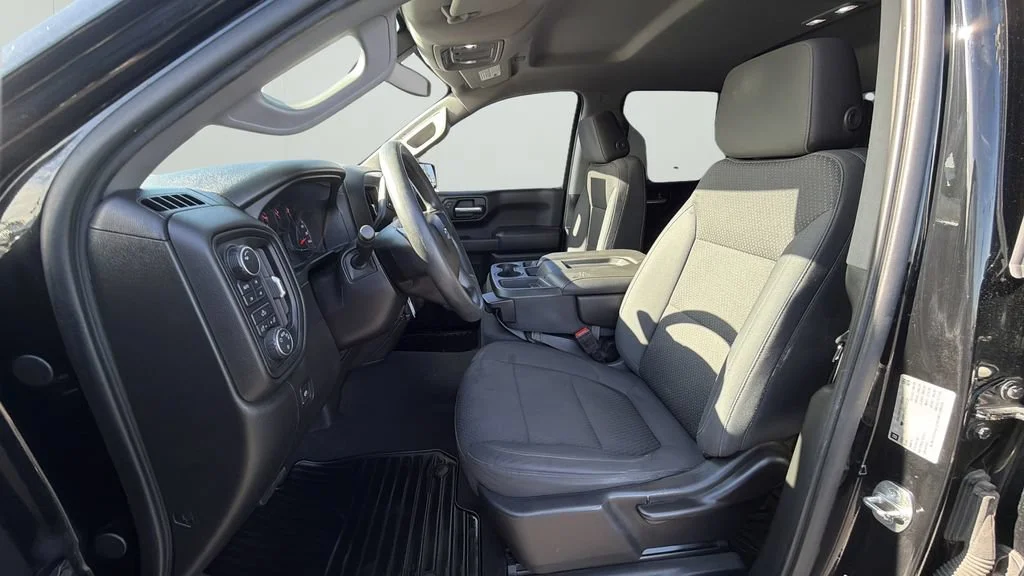 Used 2019 BLACK Chevrolet Custom Trail Boss image 18