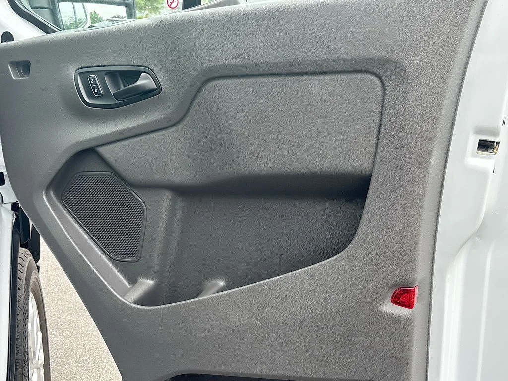 Used 2025 Oxford White Ford Base image 18