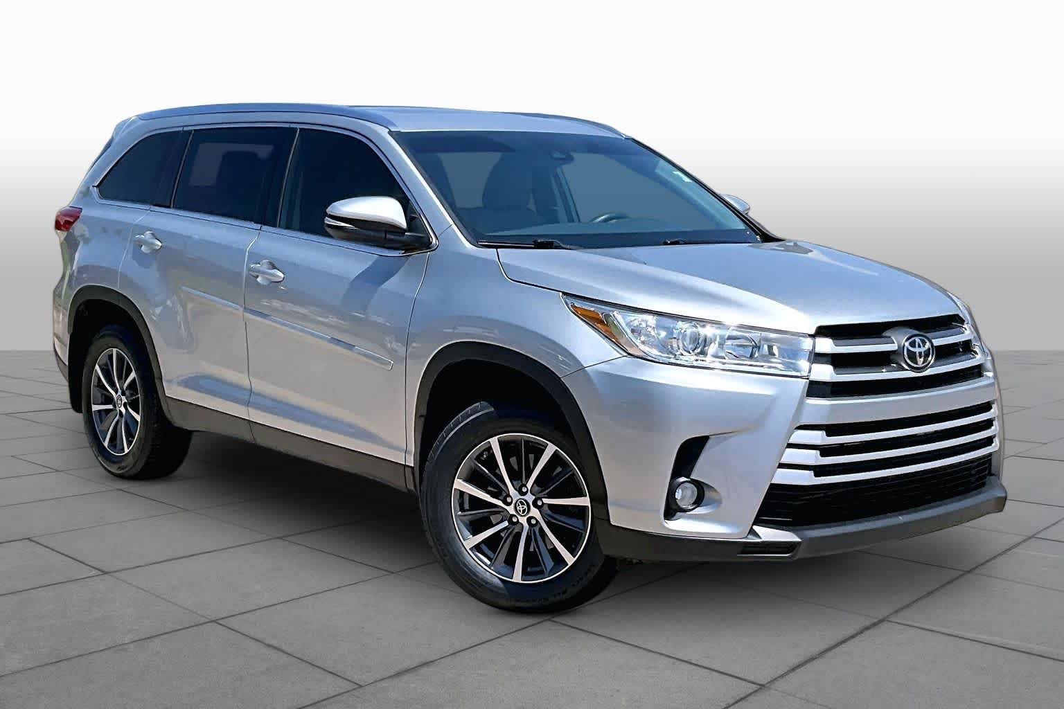 Pre-Owned 2019 Toyota Highlander XLE